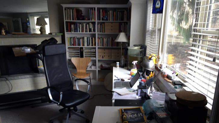 my-desk-2016-01.jpg
